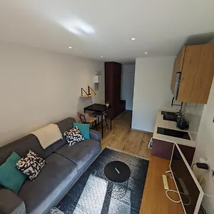Le Sasha Apartment